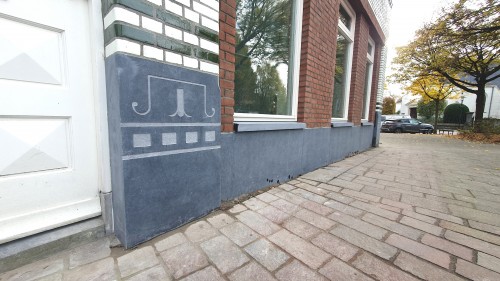 Belgisch hardsteen waterslag gevelplint en pilaster bekleding